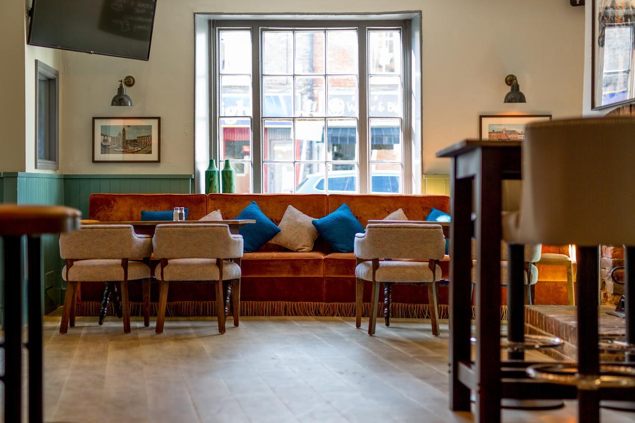 The Dolphin Hotel Newbury  Ngoại thất bức ảnh