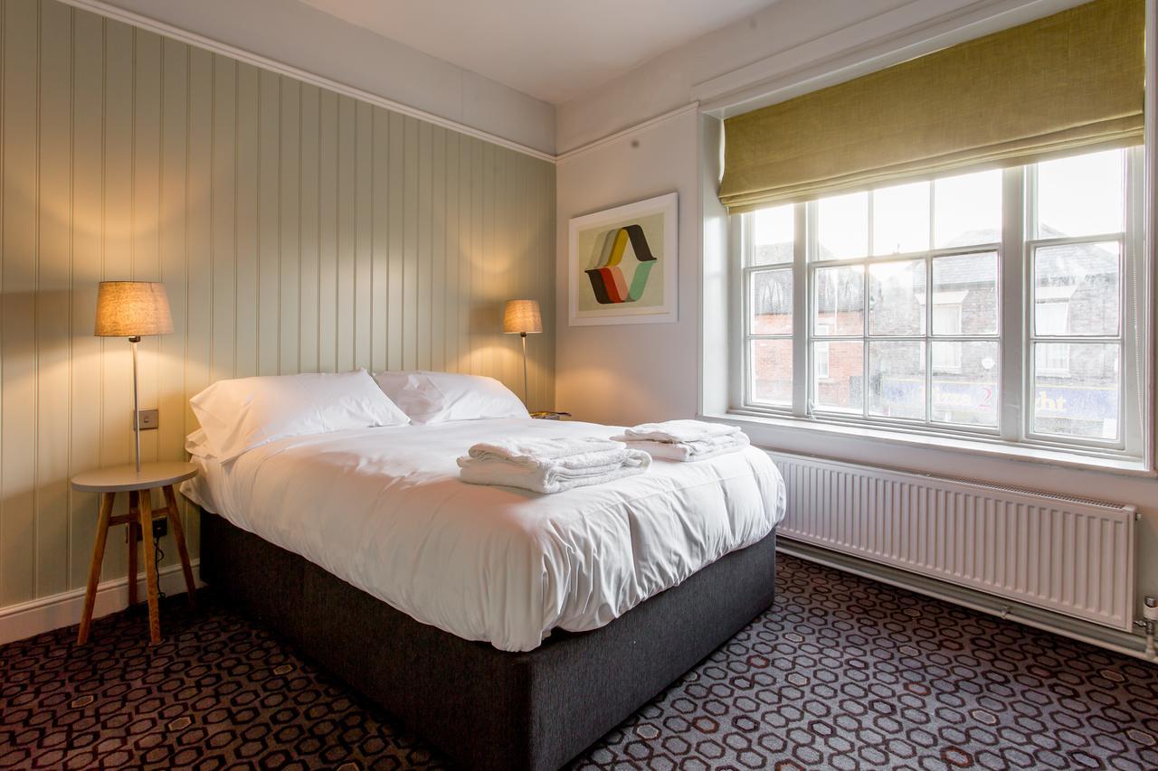 The Dolphin Hotel Newbury  Ngoại thất bức ảnh