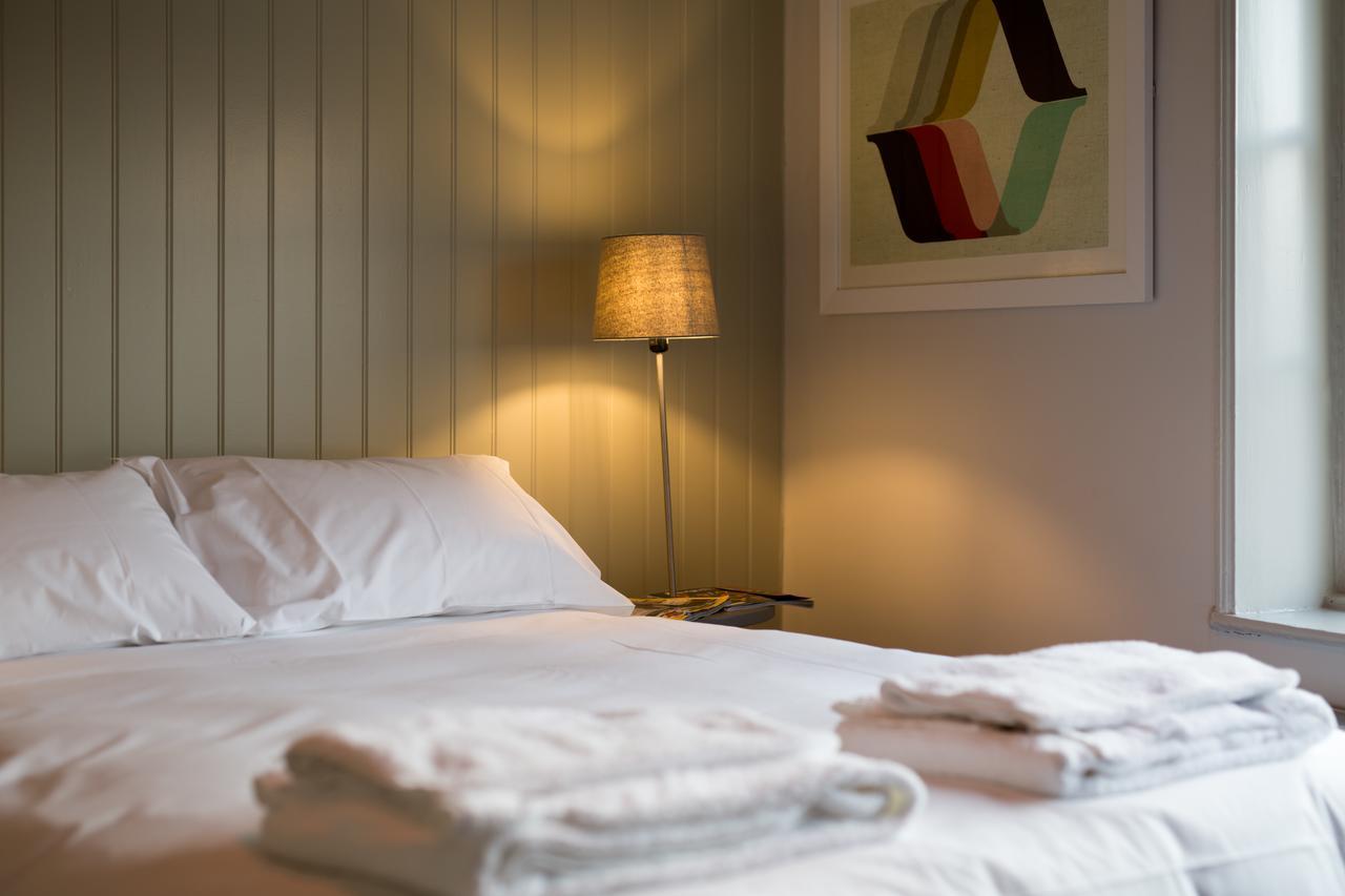 The Dolphin Hotel Newbury  Ngoại thất bức ảnh